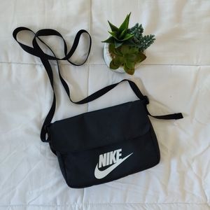 VINTAGE NIKE BASIC BAG